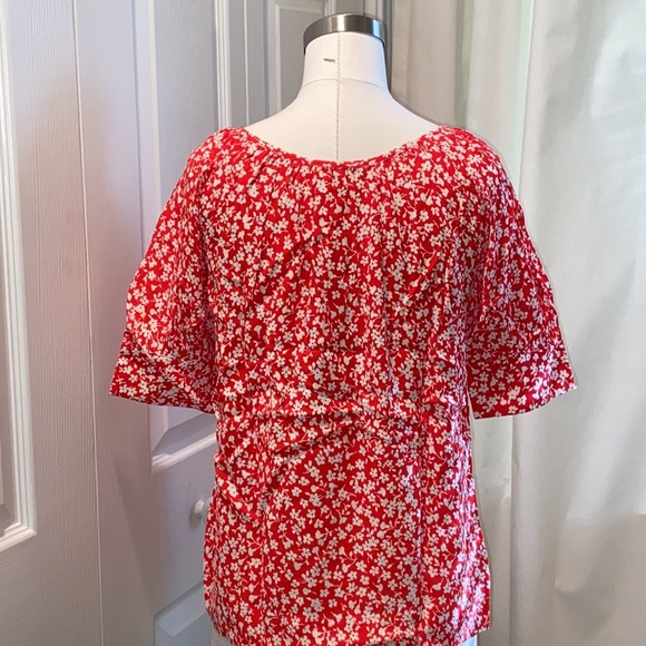 🎉HP🎉 J.Crew Scoopneck top in tossed bouquet print - Picture 5 of 10